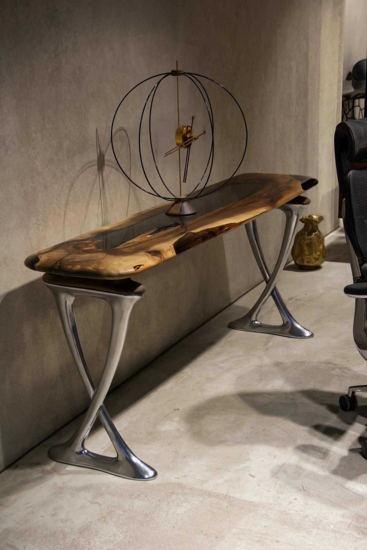 D-Shaped Walnut and Epoxy Executive Desk – image 11