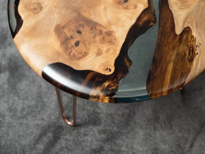 Round Walnut and Resin Accent Table with Rounded Edge – image 4