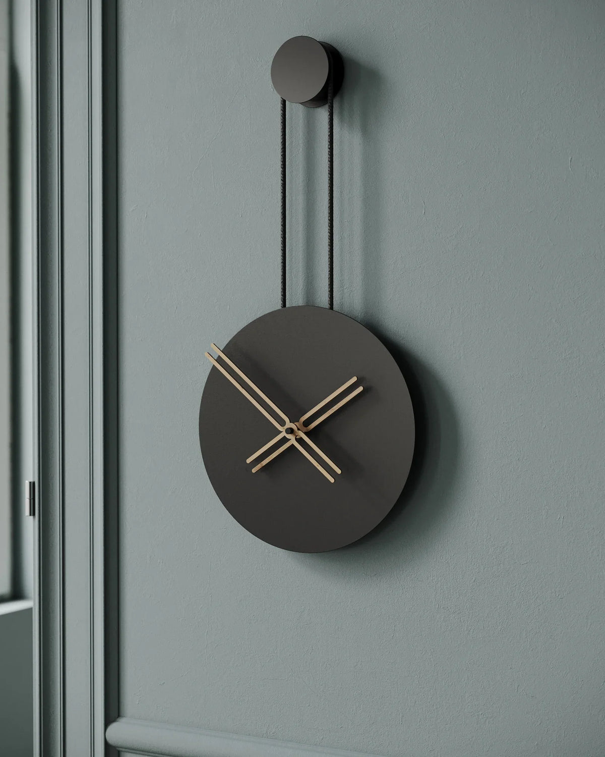 Infinita Metal Wall Clock with Rope Detail – image 2