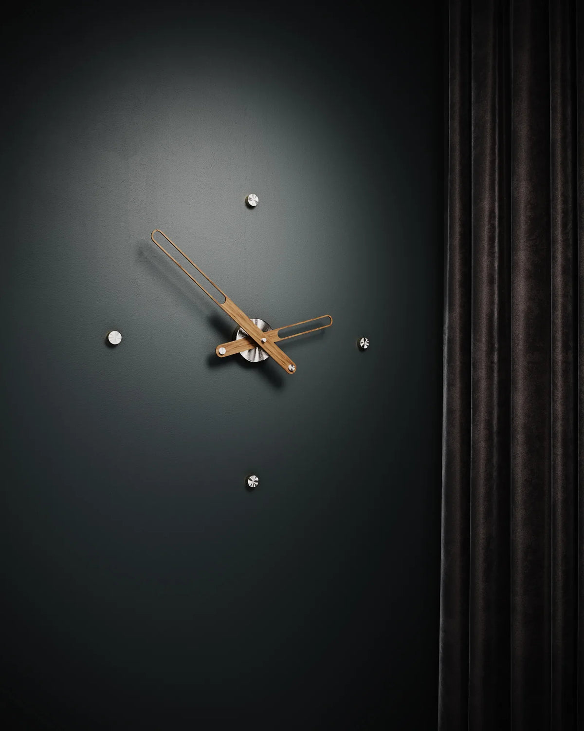 Nilo Minimalist Metal Wall Clock – image 4